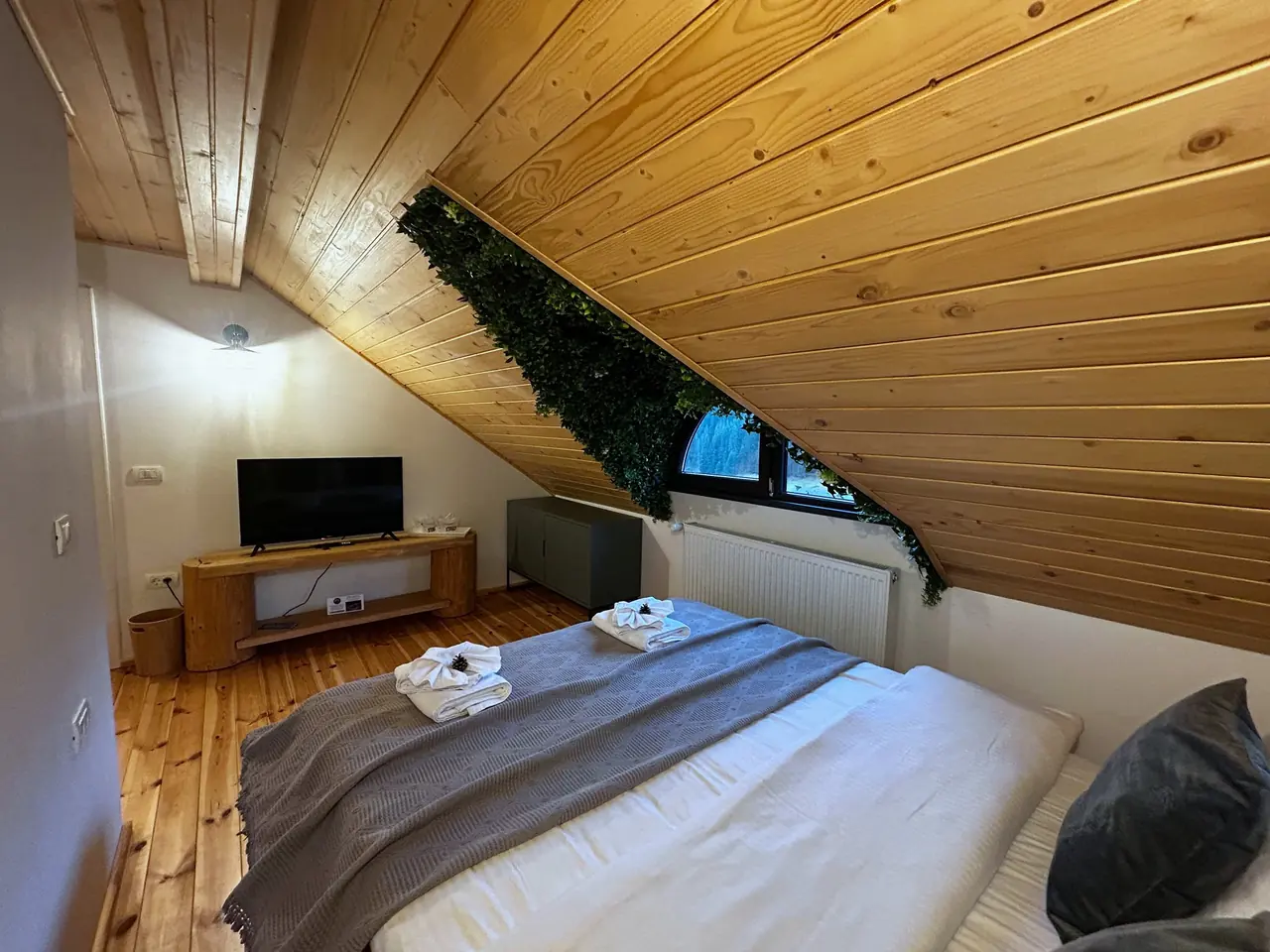 Forest View – dormitorul, altă perspectivă